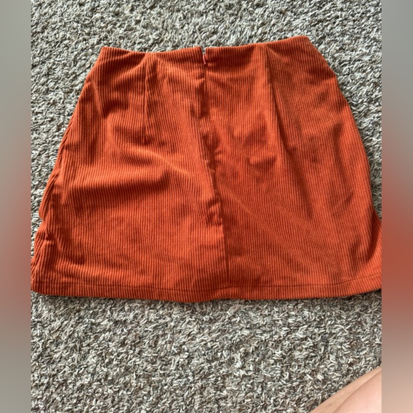 HALARA Rust Ribbed Top - Picture 2 of 4